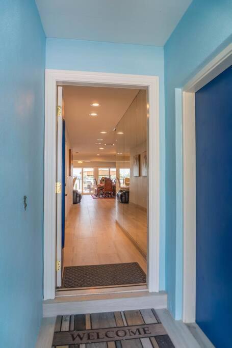 Amazing Water Front View Home Newly Renovated 3Bd 2Bth クリアウォーター・ビーチ エクステリア 写真