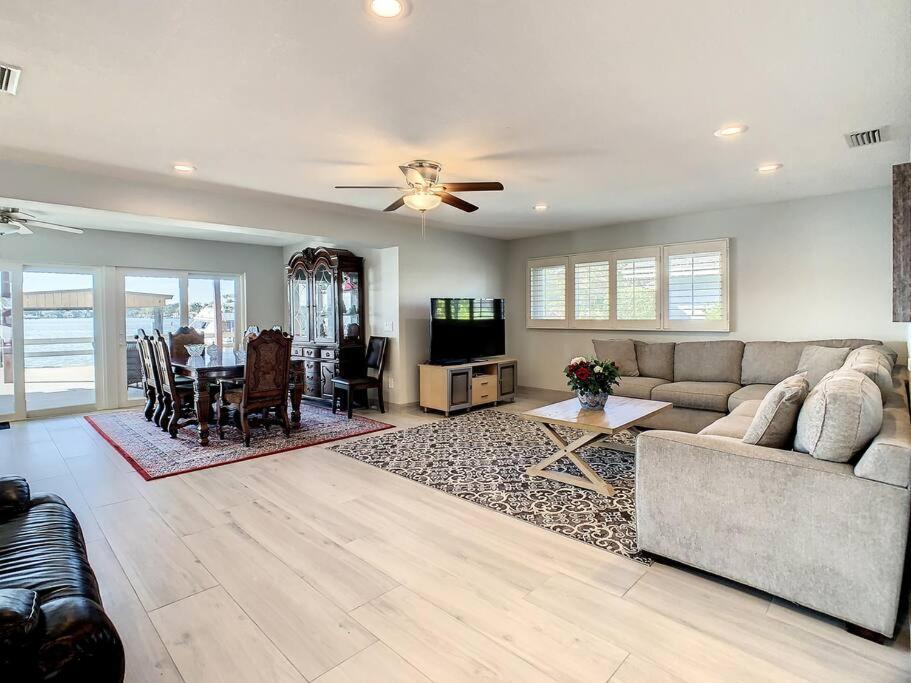 Amazing Water Front View Home Newly Renovated 3Bd 2Bth クリアウォーター・ビーチ エクステリア 写真