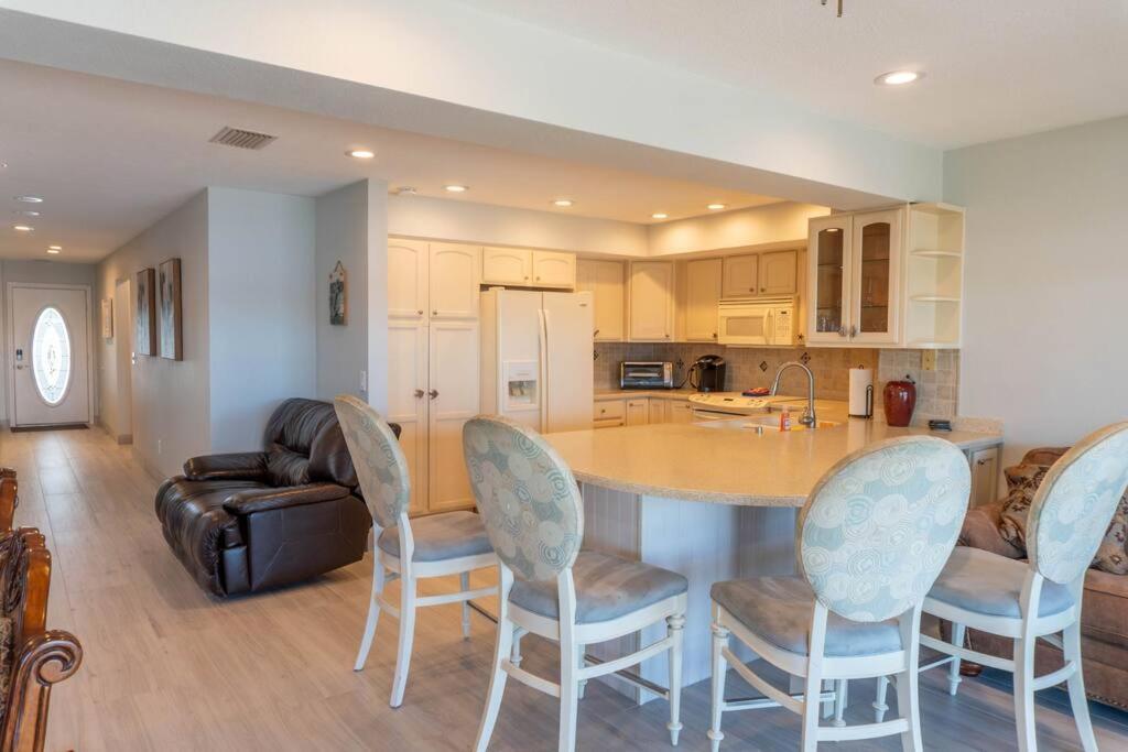 Amazing Water Front View Home Newly Renovated 3Bd 2Bth クリアウォーター・ビーチ エクステリア 写真